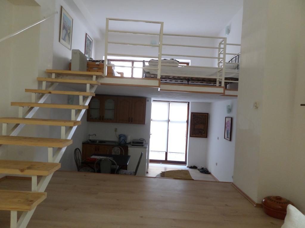 מוסטר River Apartment חדר תמונה